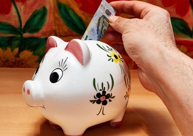 台灣新聞通訊社-費半指狂贏美股三大指數　20年翻近20倍這檔搭順風車！