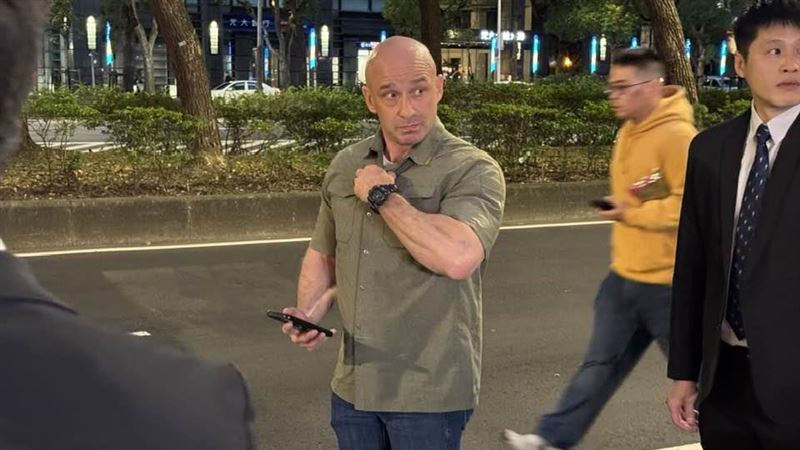 台灣新聞通訊社-直擊／「兆元宴」維安重磅升級！「馮迪索」坐鎮場控　動線分級防擾鄰