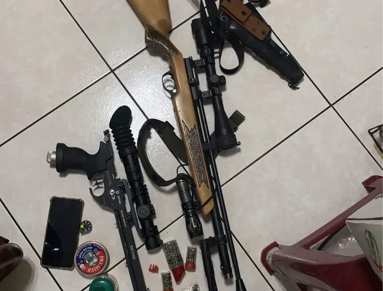 台灣新聞通訊社-上課照樣射！鄰居不滿孩童嬉鬧聲「3把長槍狂轟幼兒園」驚悚動機曝光