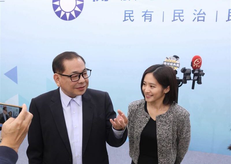 台灣新聞通訊社-遭起底有黑道背景！陳見賢發言人「1句澄清」　她看傻：都是全台首惡