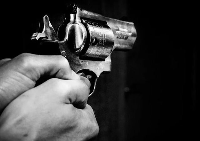 台灣新聞通訊社-快訊／台南民宅驚傳槍響！中年男「左胸中彈」他明顯死亡…原因待查