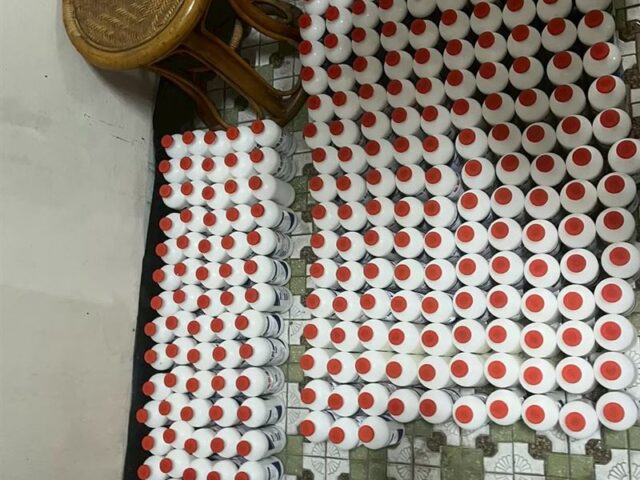 台灣新聞通訊社-防疫破口！惡業者「走私中國假疫苗」以清潔劑瓶闖關　1886瓶全遭攔截