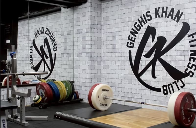 台灣新聞通訊社-快訊／爆集體性霸凌！女教練被要求獻身店長　成吉思汗健身房回應了