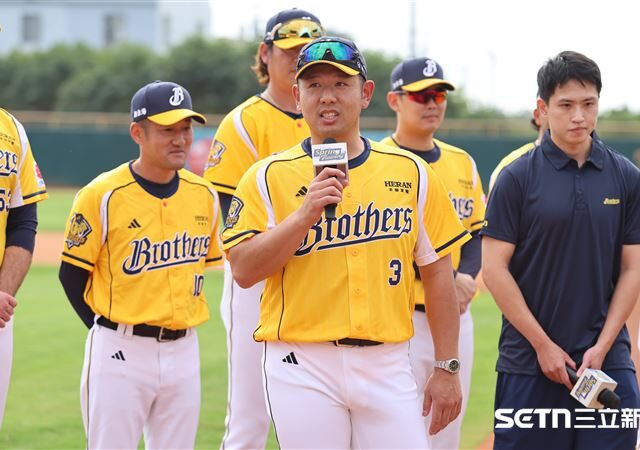 台灣新聞通訊社-中職／西田明央秀中文「界外球請注意安全」全場笑翻　曝是日職名將教的