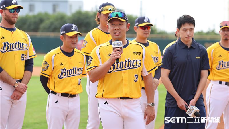 台灣新聞通訊社-中職／西田明央秀中文「界外球請注意安全」全場笑翻　曝是日職名將教的