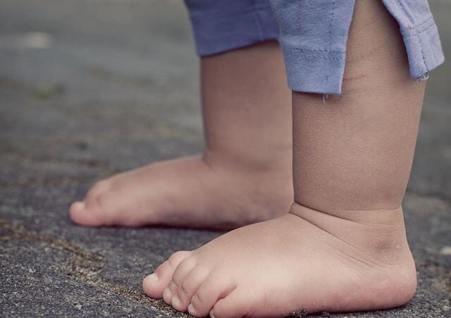 台灣新聞通訊社-嘉義男童才1歲8個月大「離奇猝死」媽媽猛按CPR急送醫…卻沒能救回他