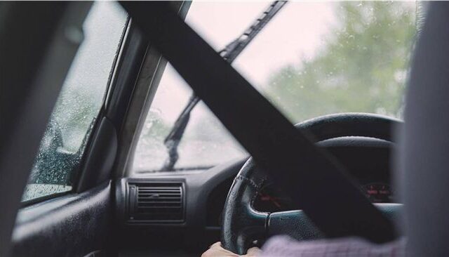 台灣新聞通訊社-曾月領65萬！70歲高管退休後1習慣沒改　慘淪代駕「打工過活」