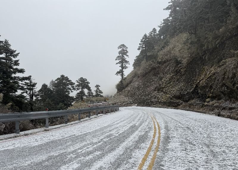 台灣新聞通訊社-追雪注意！合歡山公路「恐降雪結冰」今17時起將封閉：車只出不進