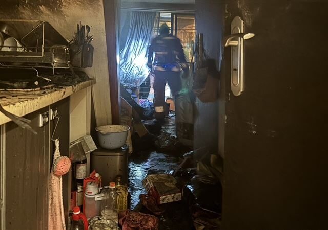 台灣新聞通訊社-新竹大樓清晨火警！7樓住戶竄出濃煙　疏散百人2人受傷送醫