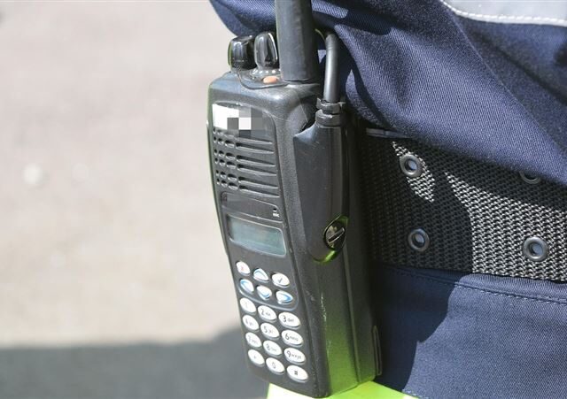 台灣新聞通訊社-享受肉體摩擦滑軌？保全公司主管全裸上公園溜滑梯！路人見這一幕超衝擊