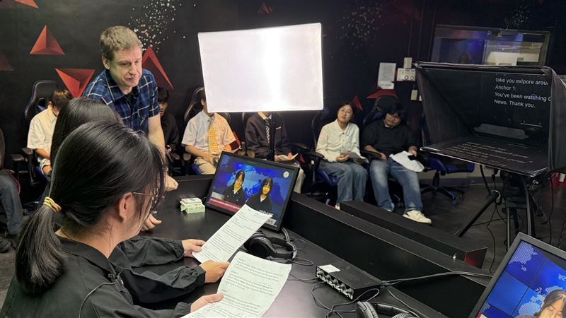 台灣新聞通訊社-樹德電競系開創先例！攜手空中英語打造「新聞KOL營」掌握雙語播報技能