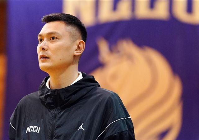 台灣新聞通訊社-UBA／熱身太輕浮！陳子威訓團隊「收起笑容」　政大輕取義守跨季63連勝