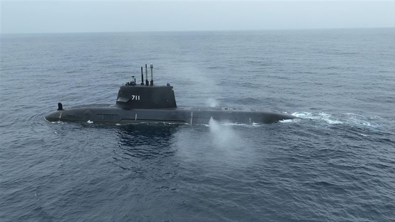 台灣新聞通訊社-海鯤號浮起來了仍不給錢　學者轟藍白：目的就是要弱化台灣的國防