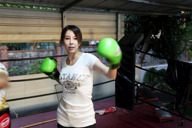 台灣新聞通訊社-拿不出15萬初選民調費不選了！民眾黨美女博士：再攻擊我會把事情全爆出