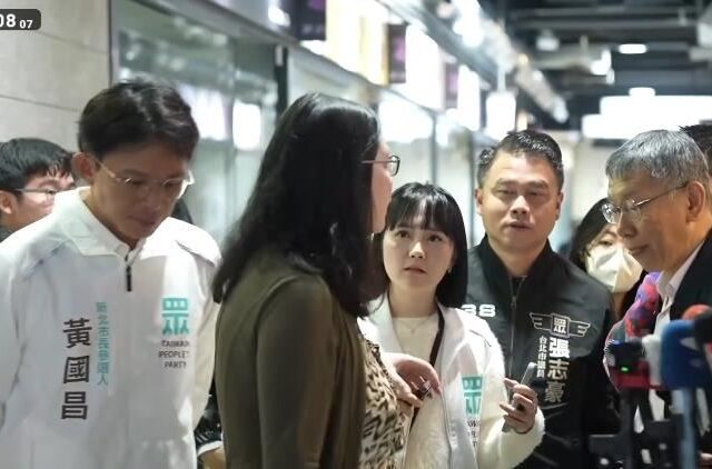 台灣新聞通訊社-學妹讓柯文哲原地尷尬抓頭　媒體人喊：這招「借刀殺人」也太狠了
