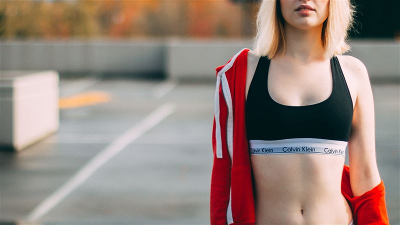 台灣新聞通訊社-夜跑妹遭「套頭逞慾」靠胸罩殘留DNA…隔19年逮真兇！他1原因獲減刑