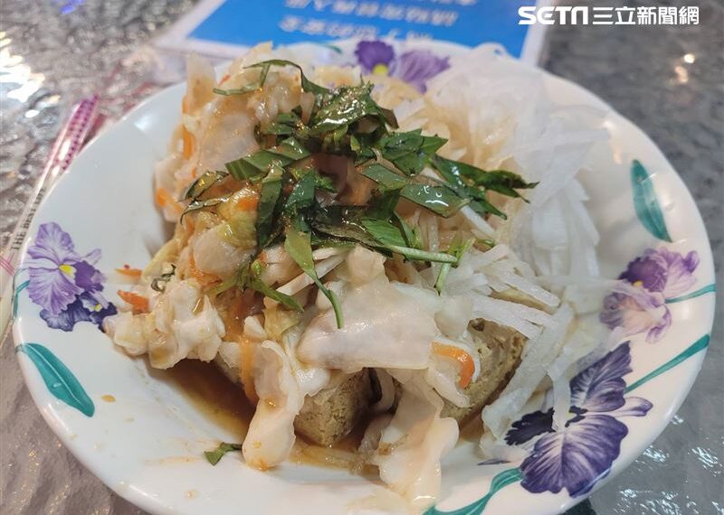 台灣新聞通訊社-臭到飄屎味！臭豆腐名店害住戶崩潰「頭髮拔禿一片」　衛生局發聲了