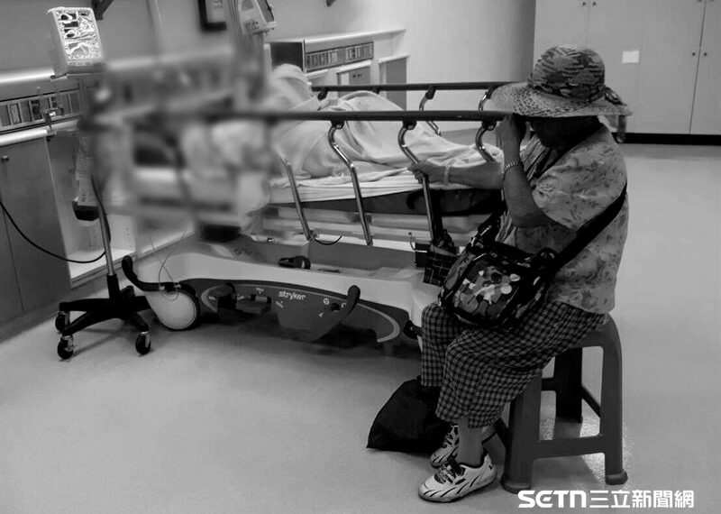 台灣新聞通訊社-獨家/窮到剩零錢…9旬母淚伴癌末兒屍2天 他剛好趕到:留口氣等我幫忙