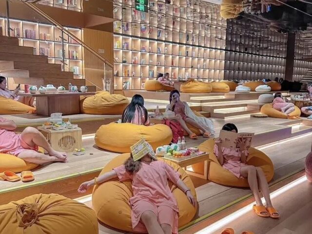 台灣新聞通訊社-學韓國？中國洗浴中心「浴」火重生　約澡成年輕人流行活動