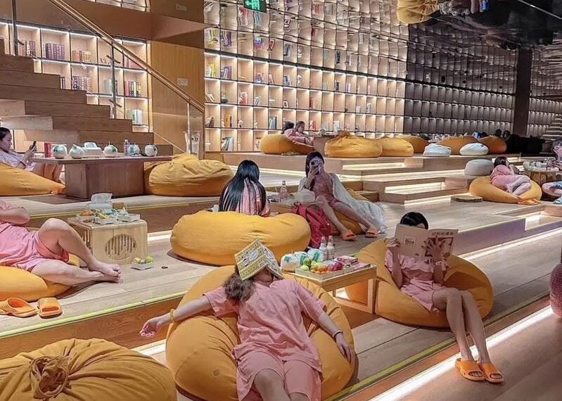 台灣新聞通訊社-學韓國？中國洗浴中心「浴」火重生　約澡成年輕人流行活動