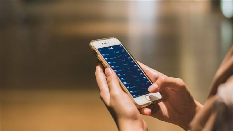 台灣新聞通訊社-27歲男投機高風險產品「慘賠半桶金！」　崩潰喊：我像台上下班機器