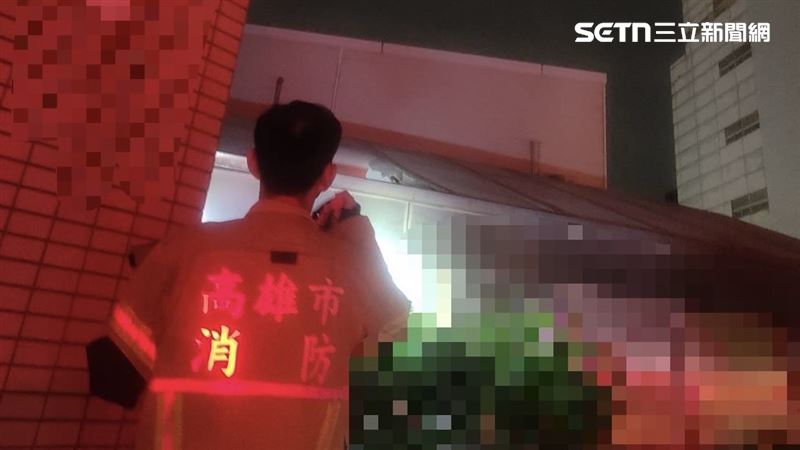 台灣新聞通訊社-快訊／全裸女屍…商圈墜樓破雨棚「躺機械停車位」！胸部不明塊狀瘀青