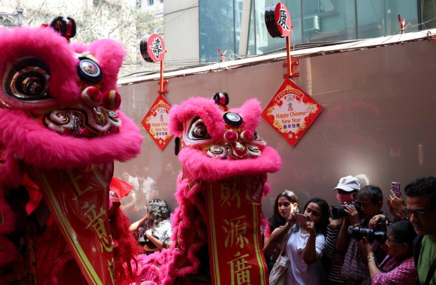 台灣新聞通訊社-印度華人喜迎新年熱鬧滾滾 舞獅採青屢掀高潮
