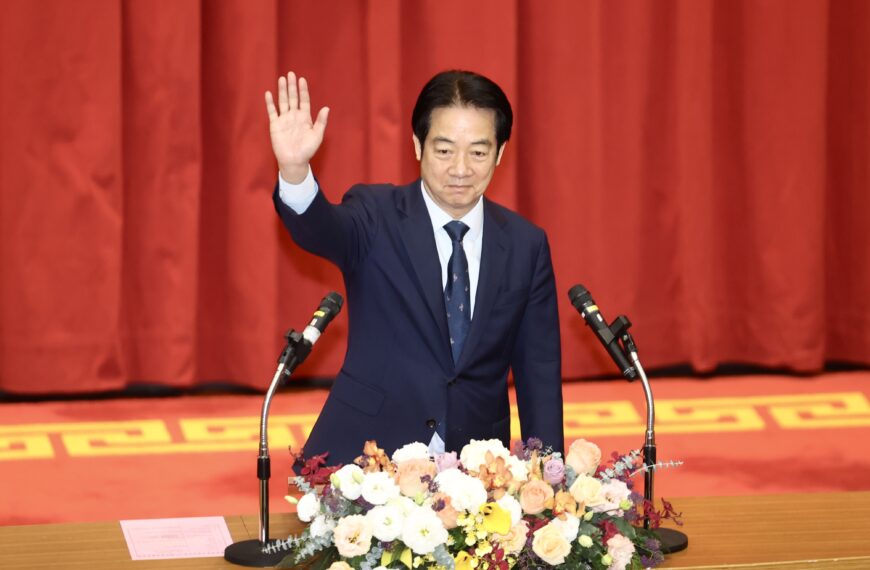 台灣新聞通訊社-賴總統滿意度未來極可能「黃金交叉」 他曝大罷免後民調奇蹟回升原因