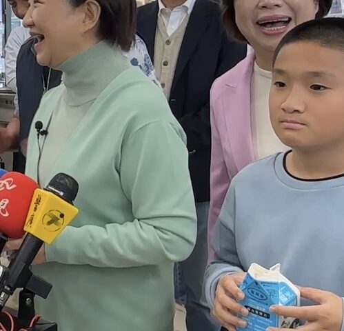 台灣新聞通訊社-影／盧秀燕未回應市長提名問題 楊瓊瓔跟著大家笑出來