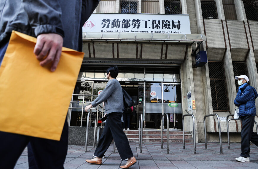 台灣新聞通訊社-抗通膨！約78萬人勞保老年年金5月起將調升 估漲6.46%