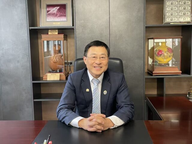 台灣新聞通訊社-房市量縮急凍 房仲聯合會理事長王瑞祺警告「5顆未爆彈倒數中」