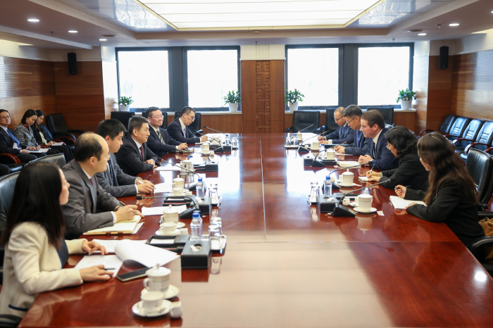 台灣新聞通訊社-陸商務部副部長李成鋼會見美企 承諾擴大高水平對外開放