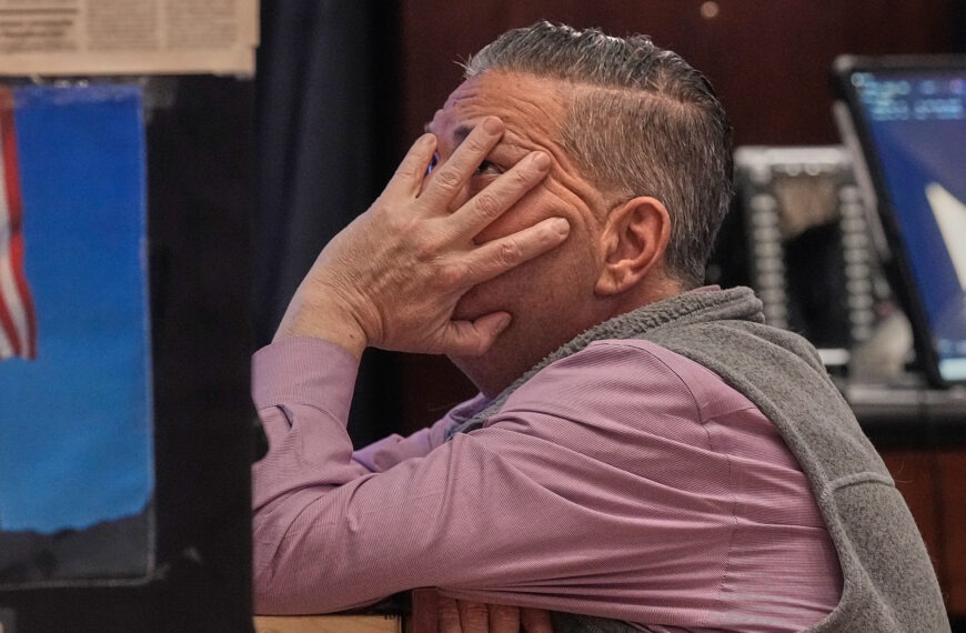 台灣新聞通訊社-軟體股爆拋售潮 拖累美科技股重摔 資金轉向能源和傳統權值股