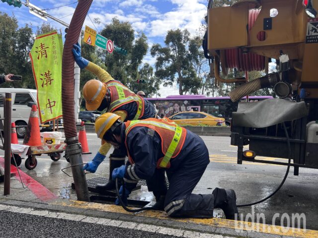 台灣新聞通訊社-北市清潔隊員離職率不到1%的秘密 2年還吸引新北35人跳槽來