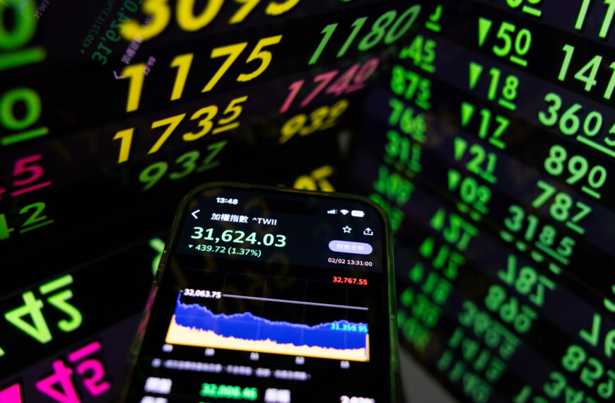 台灣新聞通訊社-記憶體還能抱？郭哲榮曝3大警訊：利多不漲、跌破月線快逃