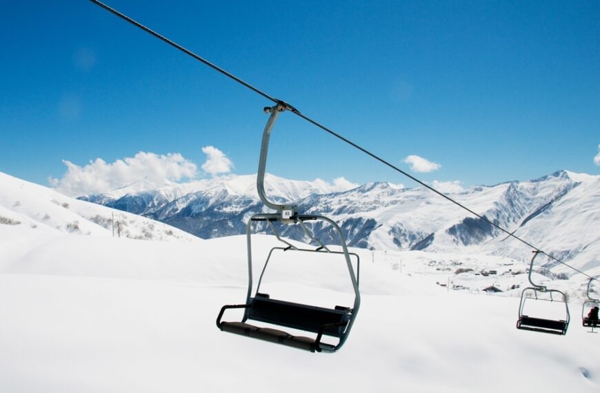 台灣新聞通訊社-澳洲女遊客「吊掛纜車」魂斷滑雪場 日警公布死因：腦部缺氧