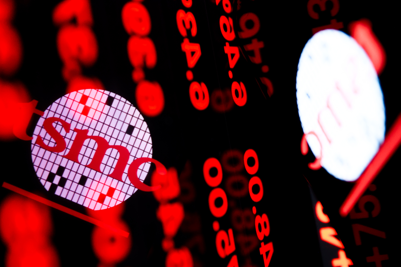 台灣新聞通訊社-00400A喊打敗大盤！動能+高息+選擇權全包…被吐槽：何不直接買大盤起碼不輸