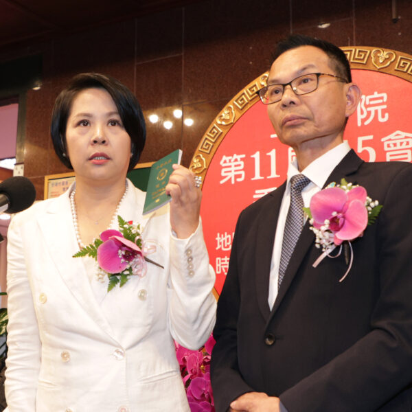 台灣新聞通訊社-質疑李貞秀學傅崐萁假離婚 陳培瑜：可製造法律漏洞