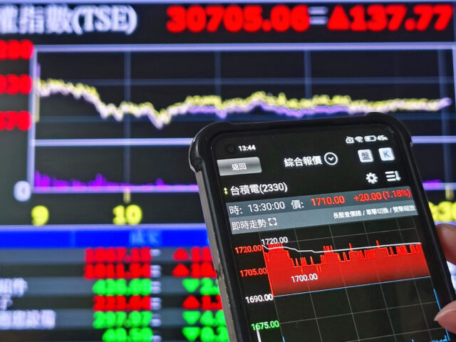 台灣新聞通訊社-4個月台股狂賺15％想「棄美保台」！美股反由盈轉虧…網：太早下定論