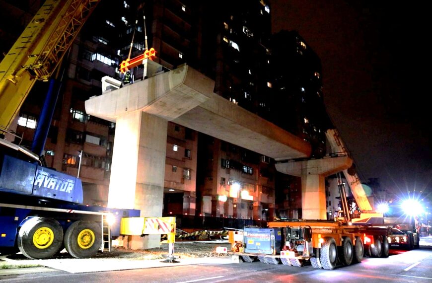 台灣新聞通訊社-重大進展！ 土城樹林線第一跨預鑄梁成功吊裝 進入上部結構施工期