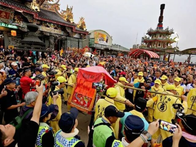 台灣新聞通訊社-白沙屯媽祖進香明天擲筊擇日 萬眾期待今年會有什麼驚奇