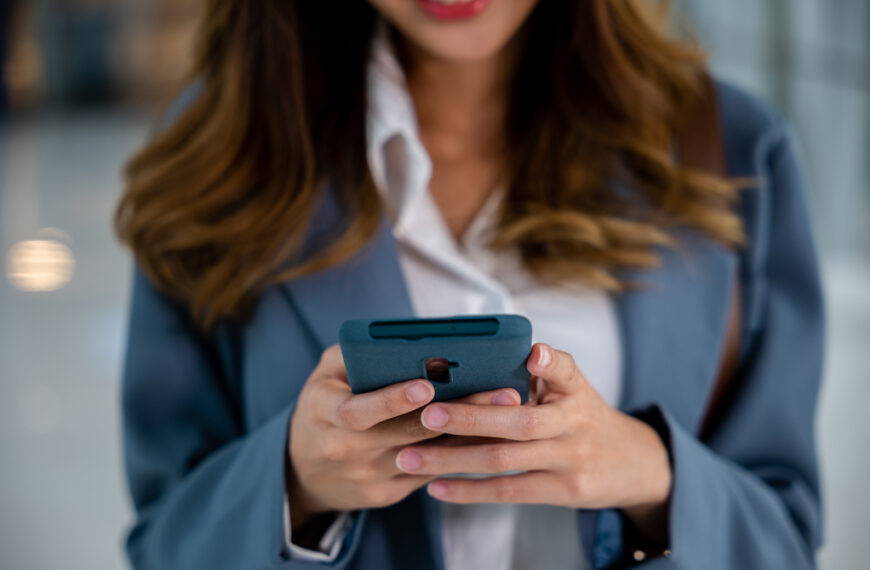 台灣新聞通訊社-善意接力！二寶媽掉手機大崩潰 無名拾獲人+貼心宅配員助奇蹟尋回