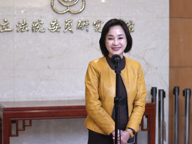 台灣新聞通訊社-黃國昌曝2026最大目標「打下高雄」 柯志恩喊：藍白一定要合