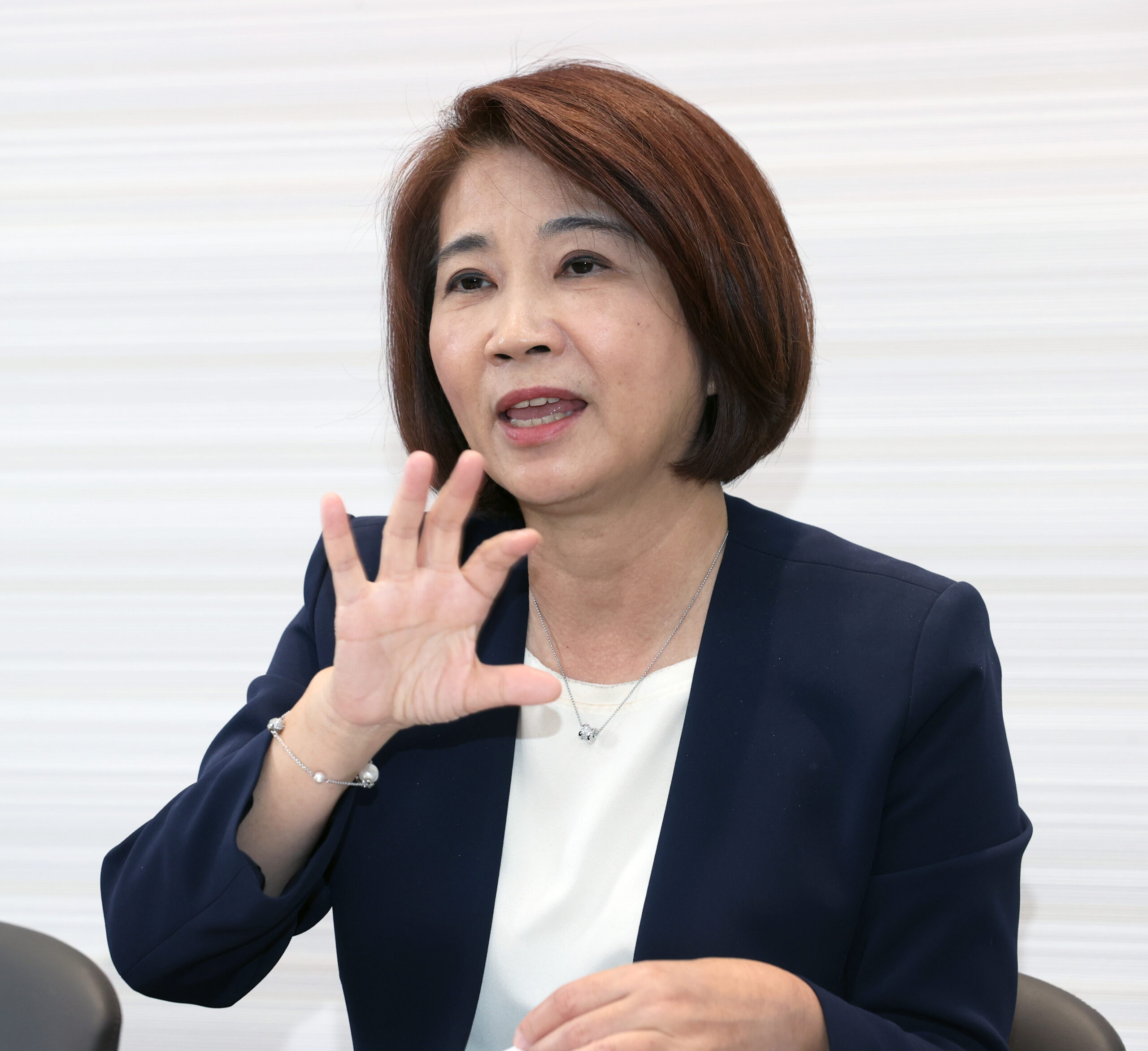 台灣新聞通訊社-民進黨今提名屏東縣長周春米爭取連任 綠議員：最強母雞帶領向前衝