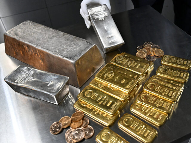 台灣新聞通訊社-金銀為何瞬間崩盤？後市怎麼走？中國投機熱錢成最大變數