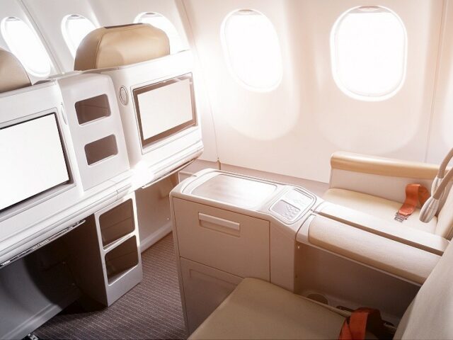 台灣新聞通訊社-皇室都分開飛！爸堅持家族搭機「分散風險」 律師曝：保單這樣寫才穩