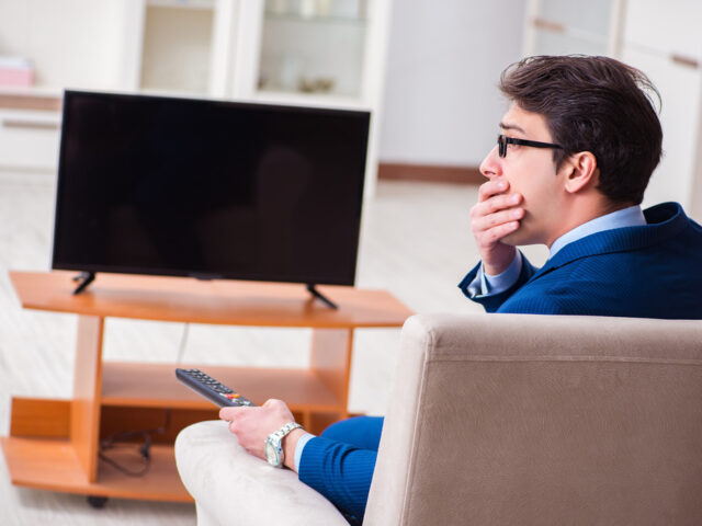 台灣新聞通訊社-研究證實追劇時間改拿來動一動 憂鬱症機率大幅下降