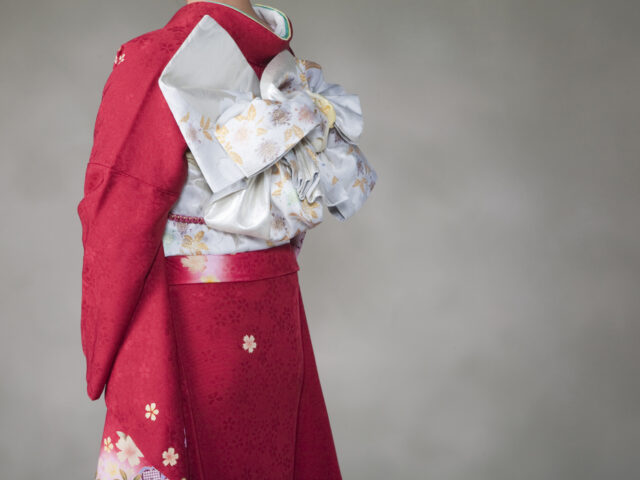 台灣新聞通訊社-日本馬年離奇迷信「丙午年之女害丈夫短命」 60年前生育率大跌