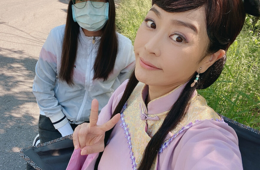 台灣新聞通訊社-讓病友知道「有人懂、有人在」 藝人唐玲響應台癌活動秀與胞妹合照