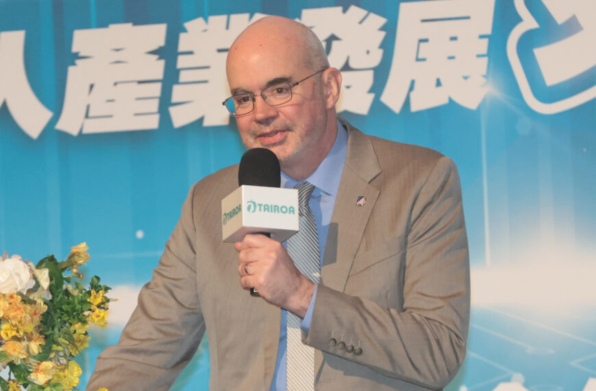 台灣新聞通訊社-黃國昌、蕭旭岑接力批谷立言 學者：在野反美聲續高漲 恐讓綠撿到槍